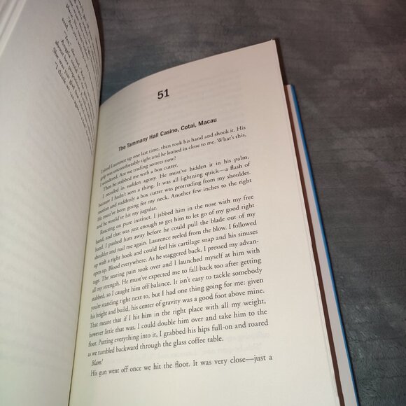 Book Vanishing Games Bestseller Novel Fiction Roger Hobbs South China Sea Macau - Picture 10 of 11